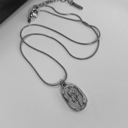 Stainless Steel Fashion Metal Tulip Rose Pendant Necklace Exquisite Charm Collar Necklace Waterproof Jewelry Women's Jewelr