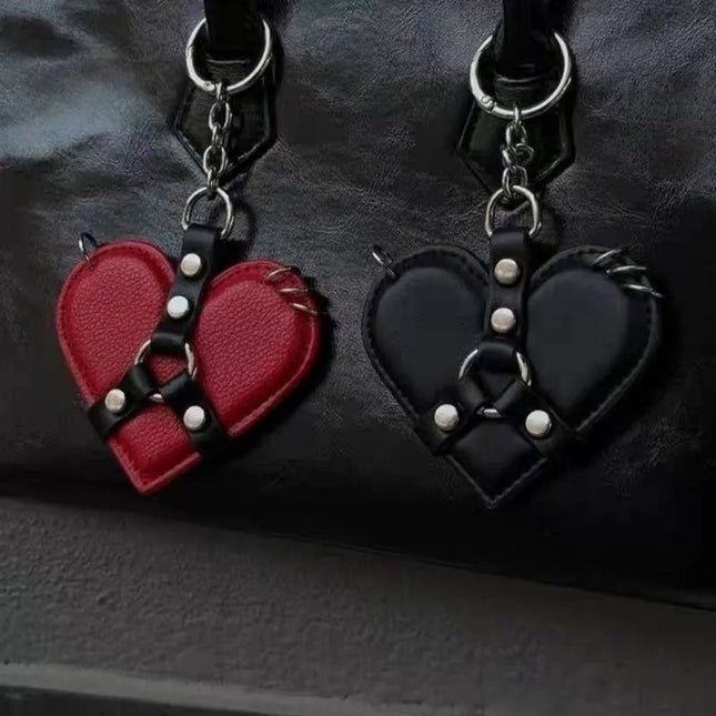 Fashion Y2K Rivet Heart Bag Charm Punk Gothic Leather Heart Keychain Black Red Bag Pendant Bag Hanging