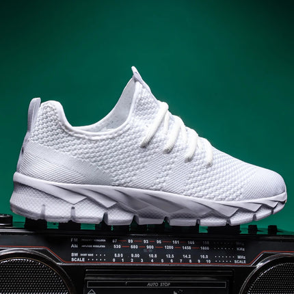 Men's shoes Four Seasons new plus size Flying weaving Lightweight Breathable Casual Sports Shoes Soft Sole Outdoor Running Shoes