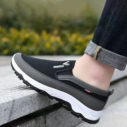 Men Casual Canvas Shoes Lightweight Summer Mesh Shoes Breathable Slip on Flats Men Fashion Walking Shoes Soft Loafers for Men