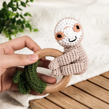 1Pc Baby Rattle Wooden Teether Music Ring Crochet Animal Otter Music Rattles Soother Bracelet Toddler Toys Baby Teething Gifts