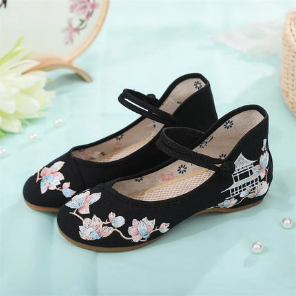 Fashion Embroidery Chinese Style Low-heel Women Shoes Elegant Casual Zapatos Vintage Woman Cloth Single Shoes Ethnic Style