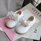 WHITE / 22