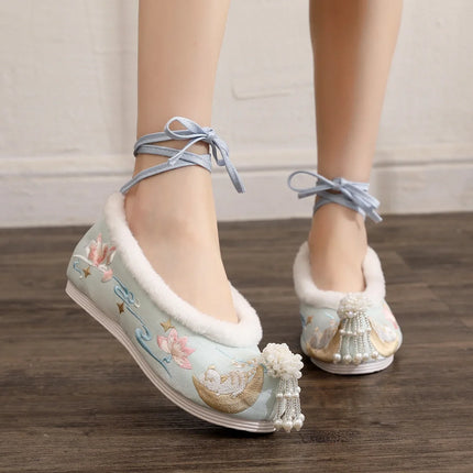 Chasing Moon Hot Sale Of The Season New Style Ming Dynasty Hanfu Shoes National Style Upturned Head Cotton Shoes Ancient Wedding