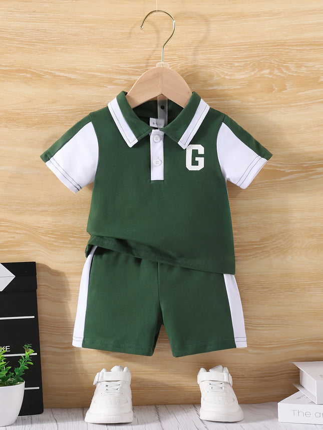 A Two-Piece Pair Of Summer Baby Boy Sports Letter Print Patchwork Lapel Top And Casual Color-Blocking Shorts