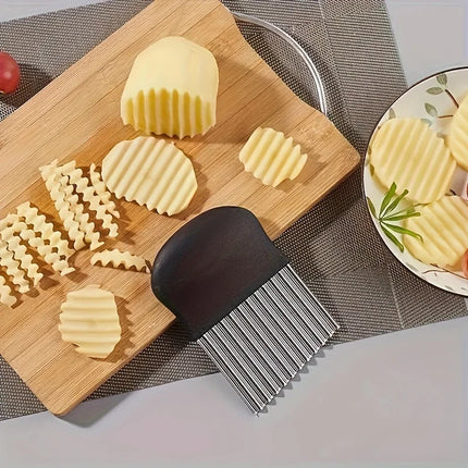 1 piece of stainless steel wrinkle cutting knife - a multifunctional wave knife suitable for fruits, vegetables, and salads