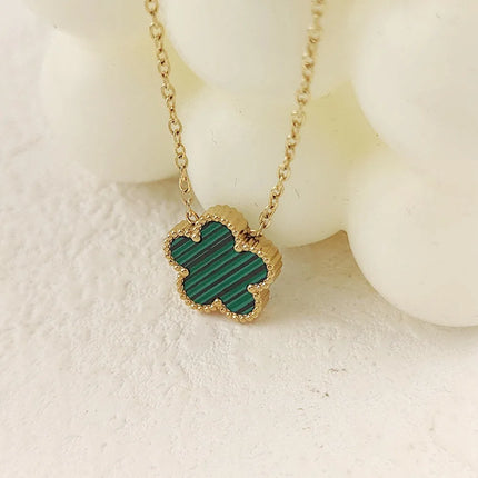 Fashlonable Womens Flve Leaf Flower Gold Plated Pendant Necklace For Women Temperament Llght Luxury Hlgh Quallty Clavicle Chain