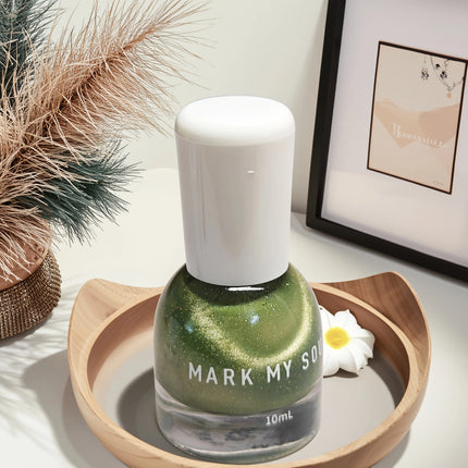 S138 Neon Sky - 10ml No - bake Cat's Eye Nail Polish. It dries quickly and lasts long. With a mysterious and deep main color