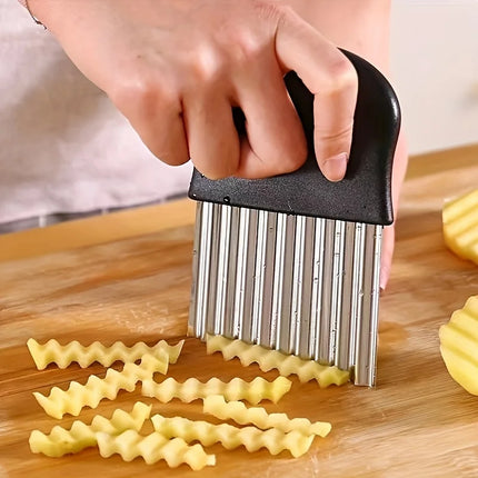 1 piece of stainless steel wrinkle cutting knife - a multifunctional wave knife suitable for fruits, vegetables, and salads