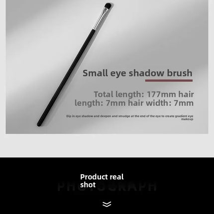 Single Soft Bristle Face Brush For Foundation Eyeshadow Powder And Concealer Application Portable Makeup Tool