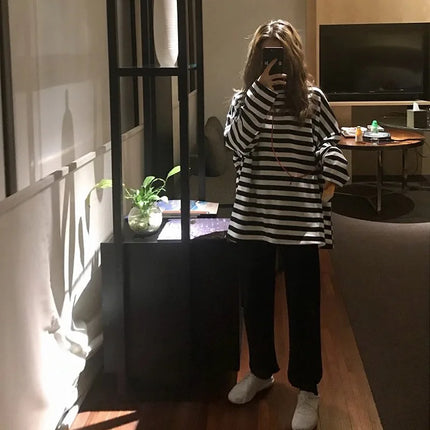 2026 New Arrival Stylish Fashionable Black-and-White Striped Back-to-School Oversized Crew Neck Long-Sleeve T-Shirt