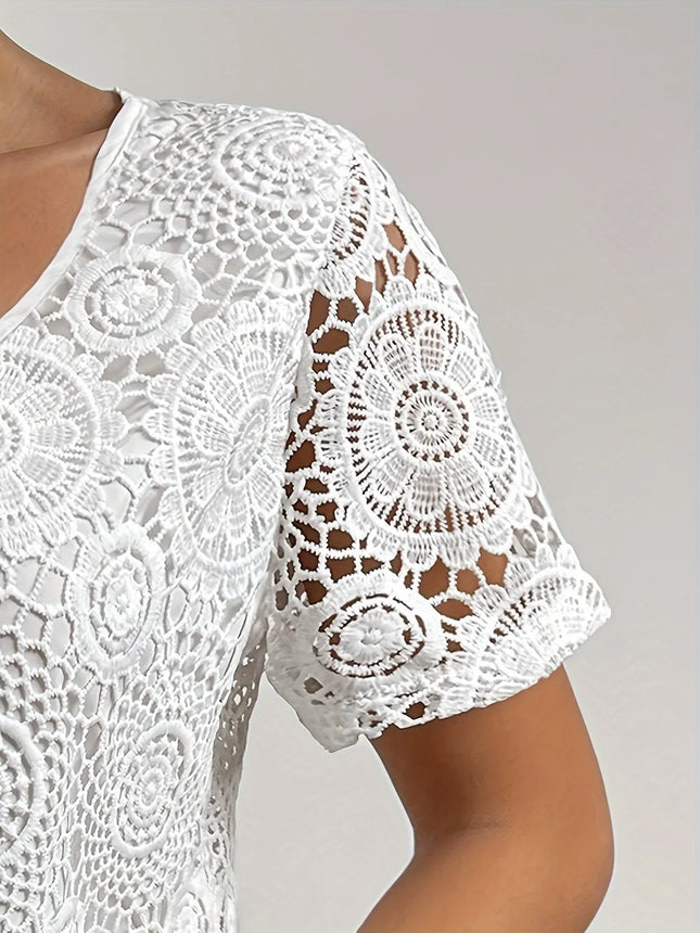 Plus Size 1XL-5XL Women's Fashionable and Elegant Hollow Out Blouse Shirt Ladies Casual V-neck Shirt Women Lace Shirt
