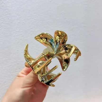 Korean Hawaiian Gradient Flower Hair Claw Clip For Women Girl Fashion Plastic Non-Slip Hold Hairpin Barrette Hair Accessories