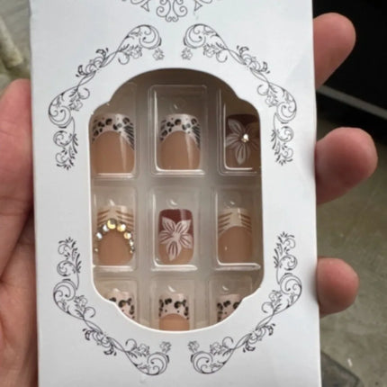 24pcs Leopard Print French False Nail Spicy Girls Flower Brown Short Square Fake Nails with Diamond Design Press on Nails Sets