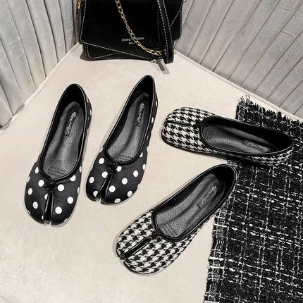 2025 Polka Dot Women Retro Flats Loafers Ballerina Shoe Japanese Style Tabi Ninja Shoes Split Hoof Toe Boat Shoes Female shoes