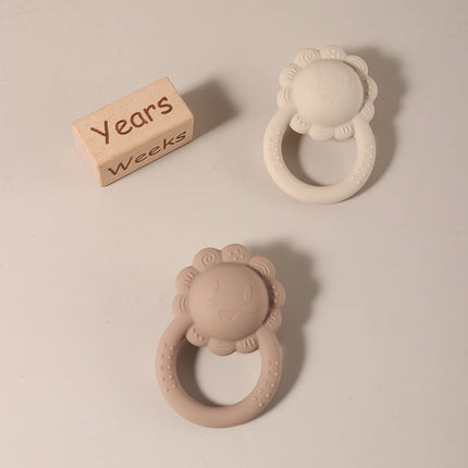 Hot Sale Cute Lion Baby Rattle with Bell Inside Silicone Teether 0-1 Year Toy Musical Baby Toy Baby Teether