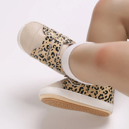 White Baby Shoes Girls Lovely Heart Embroidery Casual Sneakers Non-slip Infant Kids Christening