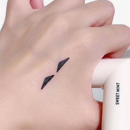 Waterproof Double-Wing Integrated Eyeliner Stamp - Sweat Proof & Long Lasting Easy to Use for Beginners Lazy Makeup Stencil