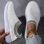 WHITE / 38