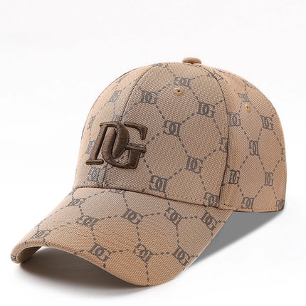 The New Korean Version of the Printed Letter Embroidered Cap, a Trendy All-Match Big-Head Baseball Cap for Men and Women That Makes the Face Look Smaller
