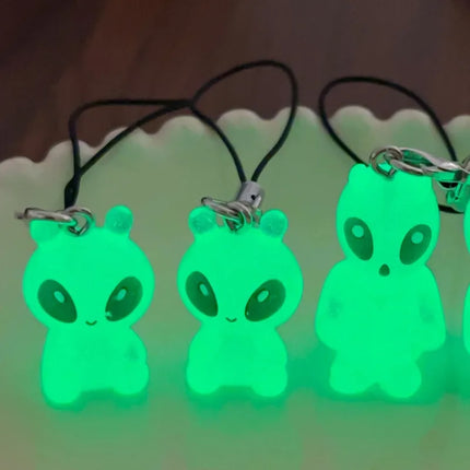 1-30pcs 2026 New Luminous Alien Mobile Phone Lanyard Backpack Keychains Pendants Cute and Glowing Creative Small Pendant