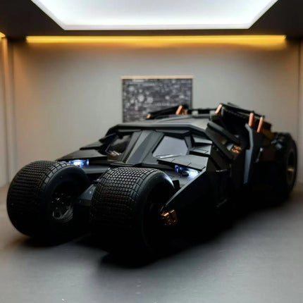 1:18 Cool Batmobile alloy model toys, exquisite desktop ornaments, cool sound and light spray, Christmas gifts