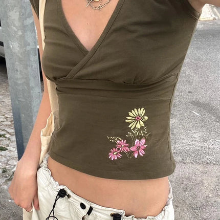 SUCHCUTE Retro Green Floral Embroidery V Neck Cap Sleeve Tops Y2k Women's Slim T-shirt Chic Streetwear Slim Top Summer Clothes