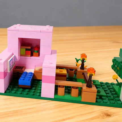 Pig House Pixel World - 238 Pieces MOC 4 Minifigures