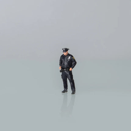 Kicarmod 1/64 NYPD New York Police Series Resin Miniature Scene Figure Model for 1/64 Diecast Car Diorama Collection Gift