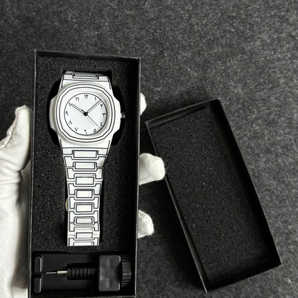 Top-quality luxurious men's sketch quartz watch with Arabic numeral display in 3D comic style