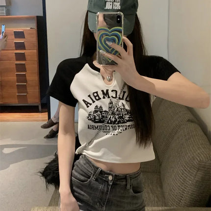 2023 New Summer Women's T-shirt American Style Vintage Design Sensibility Cropped Student Top Trendy V-neck Short Sleeves