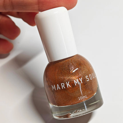 S163 Copper 10ml No-Bake Cat Eye Nail Polish. Crystal Berry color series base with berry red fragments. Quick-drying