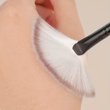 Professional Handmade Makeup Brushes Soft Saibikoho Goat Hair Small Fan Highlighter Eye Shadow Brush Ebony Handle Make Up Brush