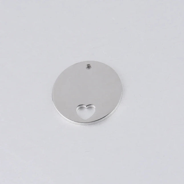 20Pcs/Lot Mirror Polished Stainless Steel Round Plate Charm With Inner Hollow Heart DIY Stamping Charms 20mm