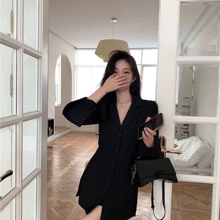 Slim Fit Striped Long Sleeve Women's V-Neck Waist Cinched Midi Top Black White New Arrival Autumn 2024 Commute Style