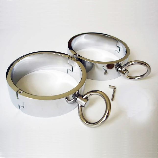 Manyjoy Metal Steel Slave Lock Wrist Handcuffs Ankle Cuffs Neck Collar with O Ring Shackles Adult BDSM Bondage Game Sex Toy Men