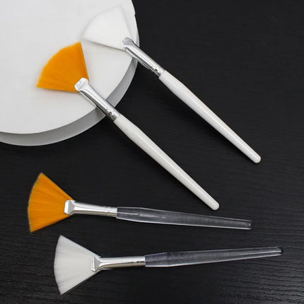10/20/50pcs Fan Shape Foundation Makeup Brushes Multifunctional Facial Mask Brush Essential Oil Women Beauty Makeup Tools Brush