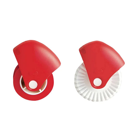 Multi-functional manual pie crust and dough cutter, perfect edge of pastry wheel, ideal kitchen gadget for baking enthusiasts