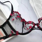 M / Black and red bra