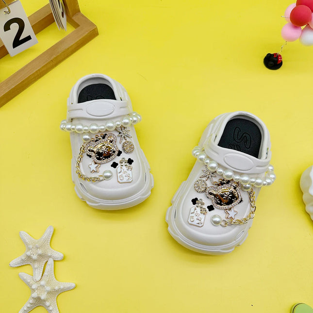 New Fashionable and Versatile Clogs Soft-Soled Non-Slip Toe-Cap Sandals Cartoon Pearl Chain Crown Bear Boys and Girls Family Slippers 606