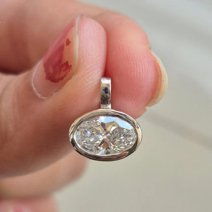 GRA Certified 2-4carat East West Oval Moissanite Collar Bezel Set Solitaire Diamond Charm Pendant for Women S925 Silver Jewelry