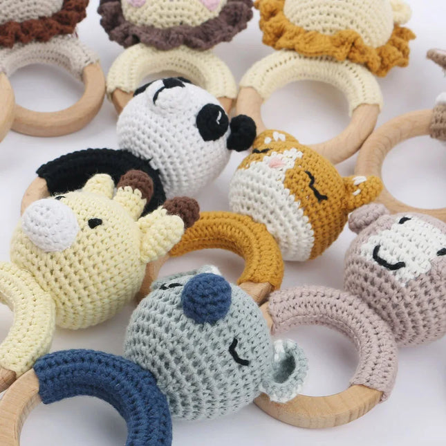 Amigurumi Cartoon Animal Baby Rattle Cute Wooden Ring Handhold Newborn Rattle Toys Handmade Pacifier Clips Kids Educational Toys