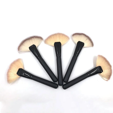 1PCS Soft Makeup Large Fan Brush Foundation Blush Blusher Powder Highlighter Brush Powder brushes Cosmetic Brushes Maquiagem