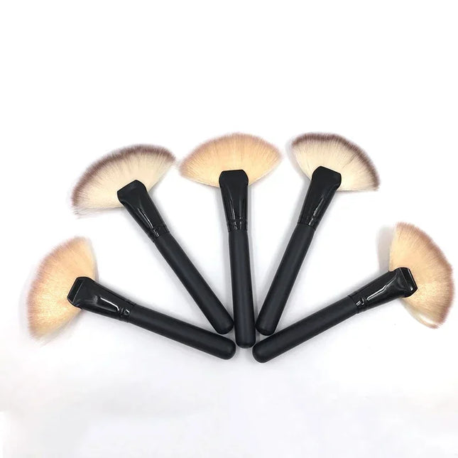 1PCS Soft Makeup Large Fan Brush Foundation Blush Blusher Powder Highlighter Brush Powder brushes Cosmetic Brushes Maquiagem