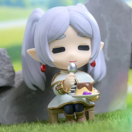 Hot Toys Frieren COSBI Blind Box Mini Figure Anime Doll Trendy Toy Action Figure Desktop In-Vehicle Ornament Mystery Box Gift
