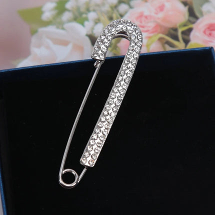 Cute Rhinestone Pins for Pants Waist Adjustment Women Cardigan Scarf Shawl Safety Brooches Korean Luxury Jewelry Scarf Buckle