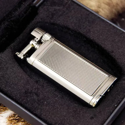 High-end Inclined Flame Open Flame Lighter, Butane Gas Lighter, Grinding Wheel Ignition, Metal, Creative Pipe Lighter