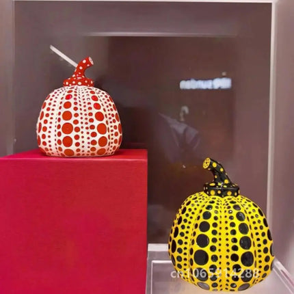 Kusama Yayoi Pumpkin Statue Japanese Art Wave Point Pumpkin Sculpture Morden Resin Crafts Office Home Interior Decor Gifts