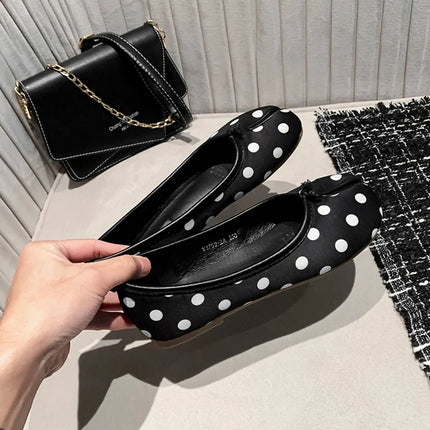 2025 Polka Dot Women Retro Flats Loafers Ballerina Shoe Japanese Style Tabi Ninja Shoes Split Hoof Toe Boat Shoes Female shoes