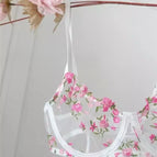 M / White bra